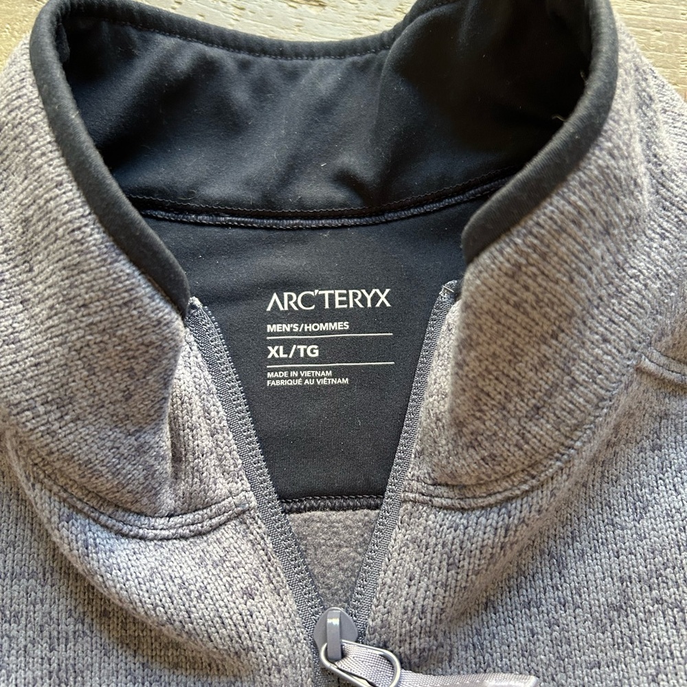 Arc'teryx Men's Gray Sweater